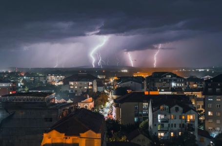HOROR! UDAR GROMA USMRTIO ČOVJEKA U SELU ZAGRADE: Strašno nevrijeme naišlo niotkuda