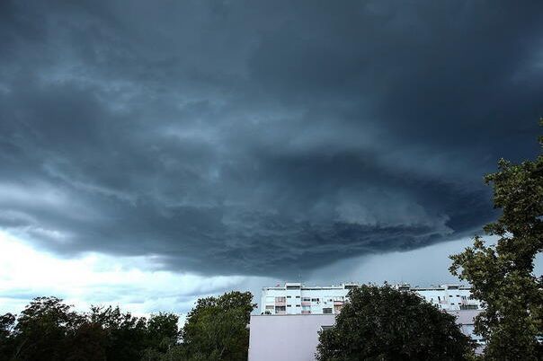 U Sloveniji očekuju superćelijske oluje, upozorenje izdato i u Hrvatskoj