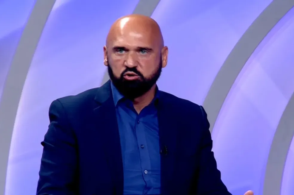 OGLASIO SE I RAMO ISAK: Bez cenzure poručio Dodiku jednu stvar