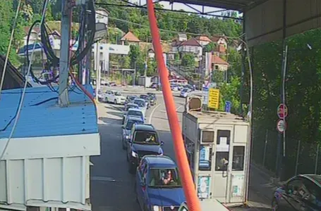 STANJE NA PUTEVIMA: I jutros gužve na pojedinim graničnim prelazima u BiH