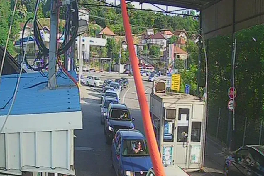 STANJE NA PUTEVIMA: I jutros gužve na pojedinim graničnim prelazima u BiH