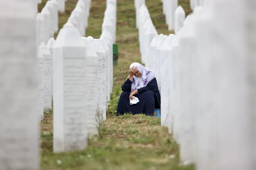 Dr. Techet: Negiranje genocida u Srebrenici radi politike je odvratno i neprihvatljivo