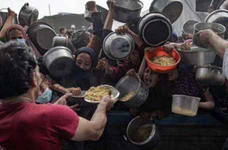 "Hiljade umiru u redovima za pomoć: Gaza u kandžama gladi i nasilja"