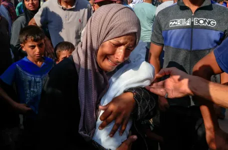 Gaza umire od gladi: Ljudi kolabiraju na ulicama -"Čak se ni mlijeko u grudima majki više ne stvara"