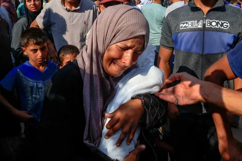 Gaza umire od gladi: Ljudi kolabiraju na ulicama -"Čak se ni mlijeko u grudima majki više ne stvara"