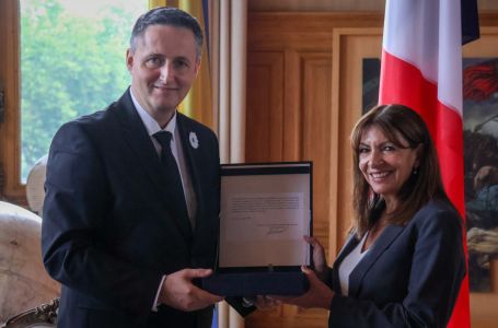 Bećirović zahvalio gradonačelnici Pariza: Velika borba za sjećanje na Srebrenicu