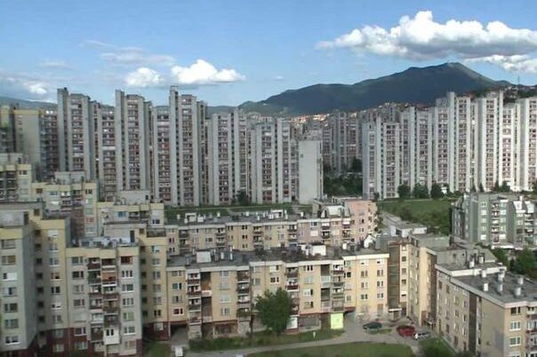 Sarajevo: Eksplozija na Alipašinom Polju, oštećeno više objekata i vozila