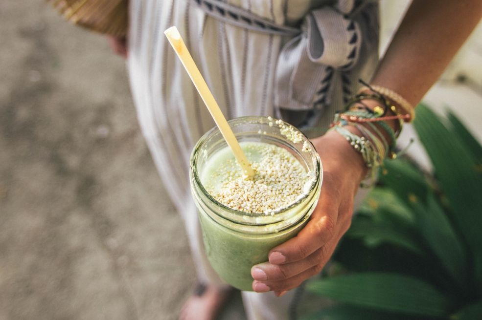 Prirodni napitak pred spavanje koji pomaže probavi – da li zaista „čisti“ creva?