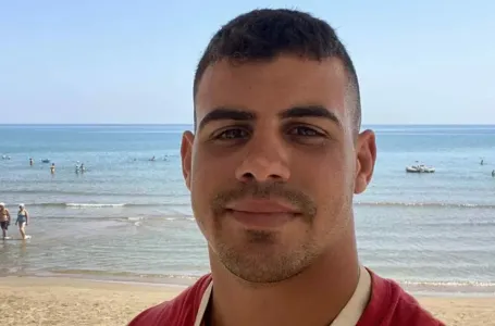 Ovo je heroj s plaže u Grčkoj koji je spasio život djevojčici (3): Bez pulsa je iznio iz mora i...