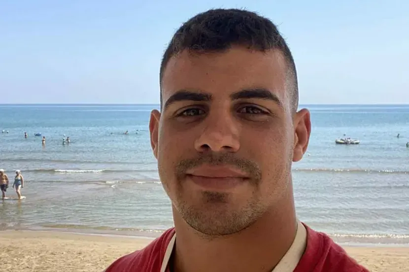 Ovo je heroj s plaže u Grčkoj koji je spasio život djevojčici (3): Bez pulsa je iznio iz mora i...