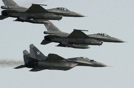 DRAMA U ZRAKU: Članica NATO-a podigla borbene avione, oglasila se Operativna komanda...