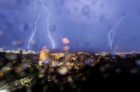 Snažno nevrijeme jutros pogodilo Hrvatsku: Ono najgore tek stiže (FOTO, VIDEO)