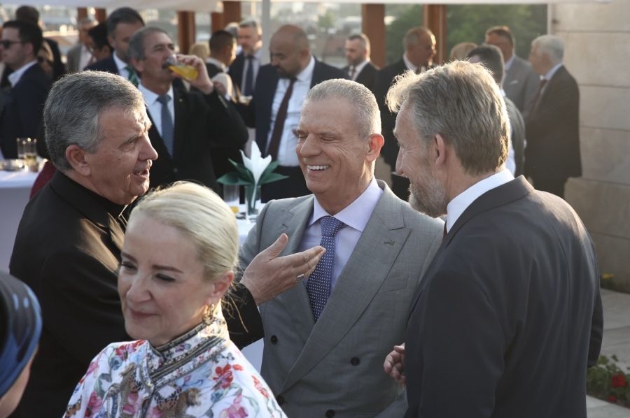 NIJE MU ZABORAVILA, A JOŠ MANJE HALALILA: Sebija Izetbegović poslala "suptilnu" poruku Radončiću