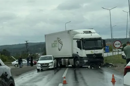 Teška nesreća kod Modriče: Poginuo policajac, drugi prevezen u bolnicu