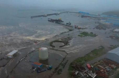 Prvi snimci cunamija u Rusiji: VODA SVE GUTA