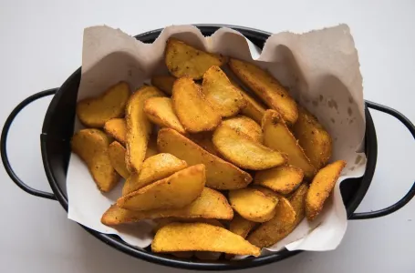 Krompiri će vam ispasti hrskaviji i ukusniji ako im dodate ovaj sastojak