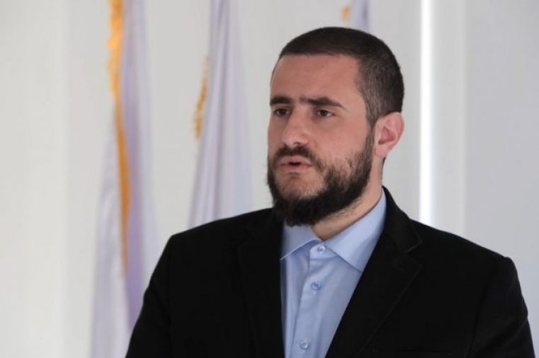 "Ako izađemo iz Vlade Srbije uskratit će nam investicije za škole, puteve, Bošnjake u policiji"