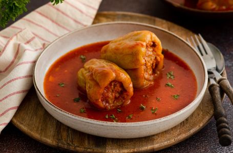 Nikad ne pravite punjene paprike bez ovog sastojka: Razlika je ogromna, obogatit će im okus