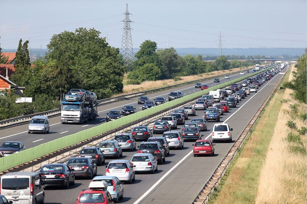 Poginula dva muškarca kod Novske, pretrčavali auto-put