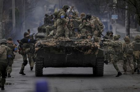 UKRAJINCIMA NA RATIŠTE STIŽE NEOČEKIVANA POMOĆ: Šta će reći demokratski Zapad?
