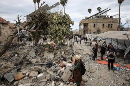 Američki izaslanik s izraelskim porodicama talaca: Radimo na planu koji bi okončao rat u Gazi