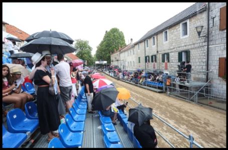 Zbog jakog nevremena odgođena Sinjska alka