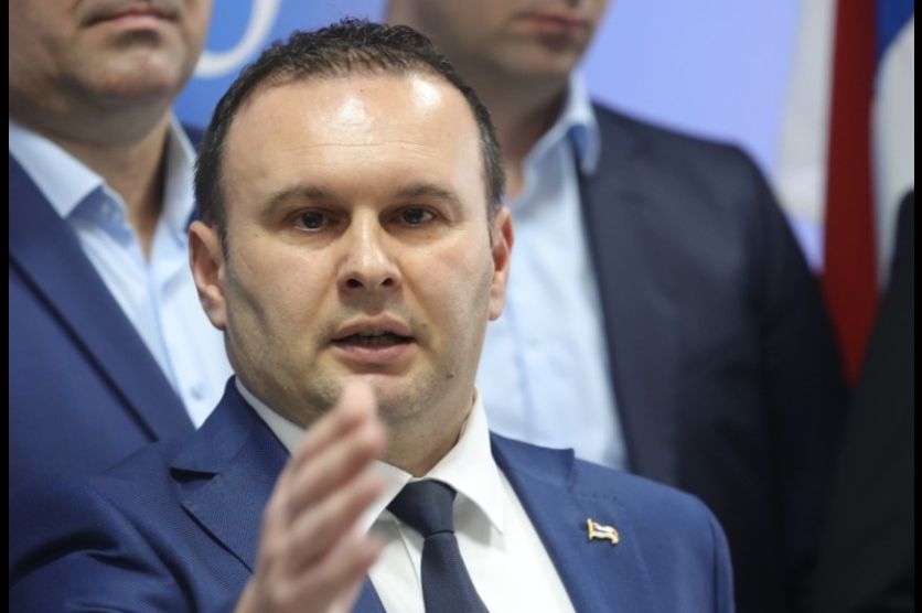 PODMUKLI PLAN LJUBIŠE ĆOSIĆA: "Sve lokalne skupštine u RS-u DA podrže neprovođenje presude Dodiku"