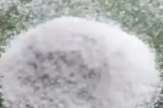 "Taj lomi šoferke, jadni ljudi" Srbija se od jakog grada zabijelila! Ljudi zaprepašteni snimcima