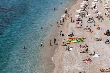 Ljetovanje pretvoreno u noćnu moru: Preko 100 ljudi zaraženo nakon kupanja u popularnom ljetovalištu