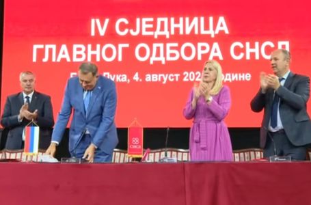 Pogledajte scene u Banjoj Luci kada je Dodik izašao za govornicu (VIDEO)