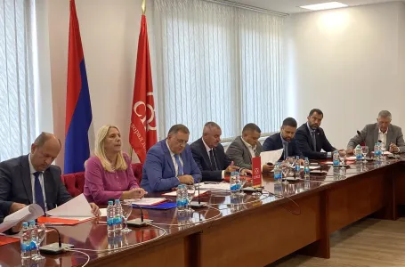 Samo jedan SNSD-ovac je ostao na američkoj crnoj listi: Njemu sankcije nisu ukinute