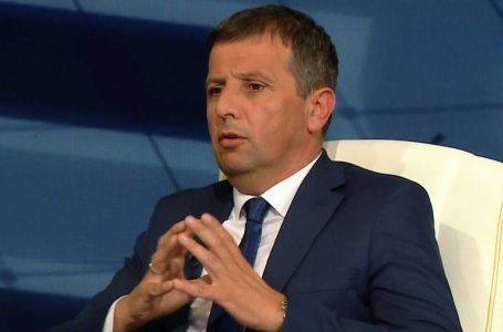 VUKANOVIĆ SE OGLASIO: "Evo gdje danas putuje Dodik.."