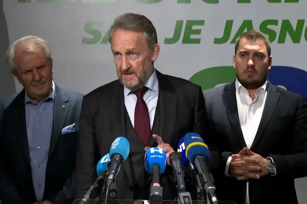 SDA: OHR, pravosuđe i Trojka ponovo spašavaju Dodika