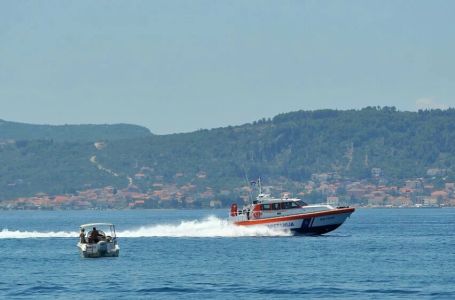 Policija spasila strance na moru pa im naplatila kaznu