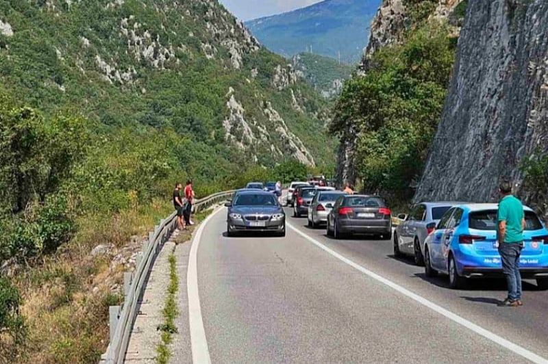 Teška nesreća kod Mostara: Motociklista sletio u koritvo Neretve