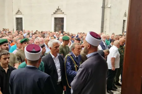 U haremu Begove džamije klanjana dženaza komandantu Eminu Švrakiću