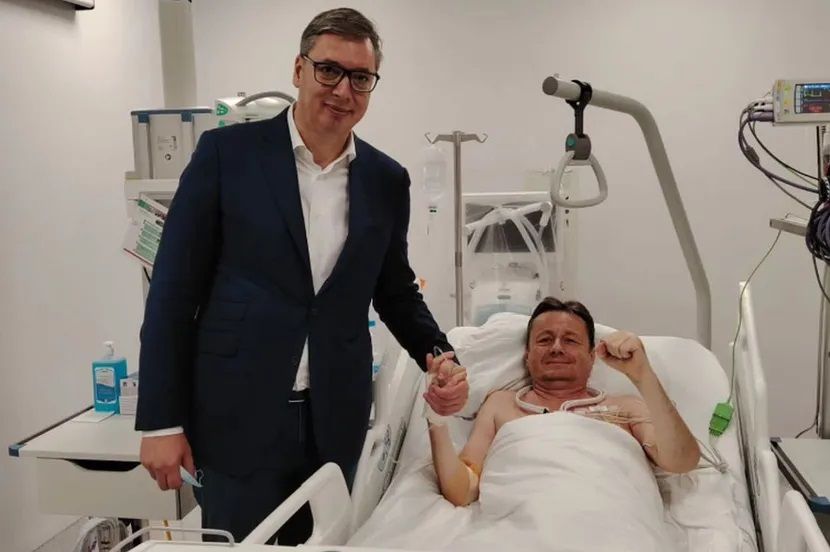 Vučić objavio sliku iz bolnice sa Glišićem: Napisao je samo DVIJE RIJEČI