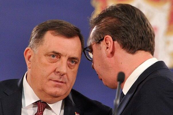 "Vučić za mir – ali uz Dodika? Pogledajte kontradiktorne izjave predsjednika Srbije!"