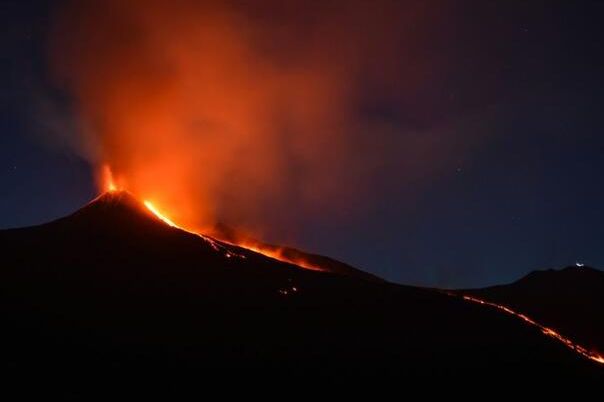 Eruptirala Etna