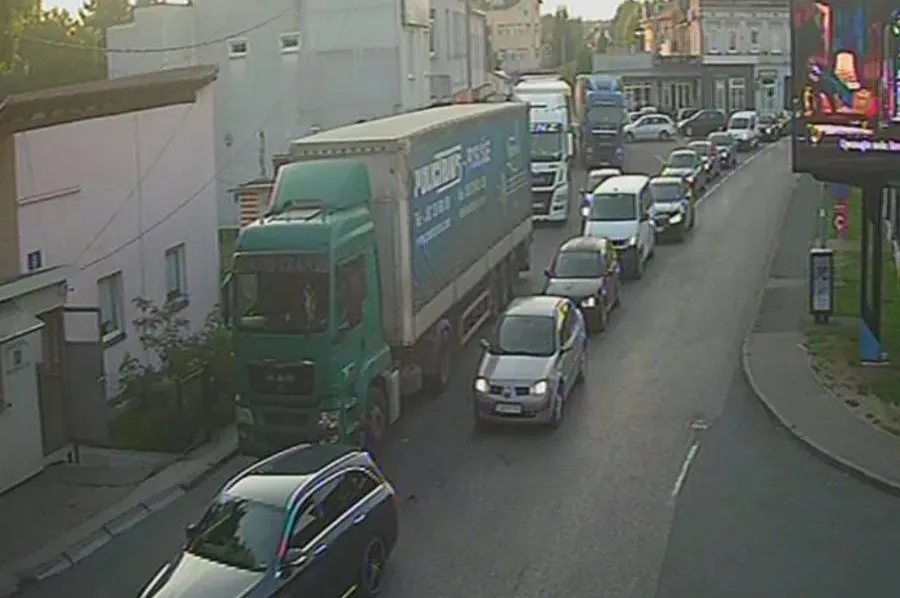 Duge kolone na izlazu iz BiH: vozačima se savjetuje oprez zbog ekstremnih vrućina