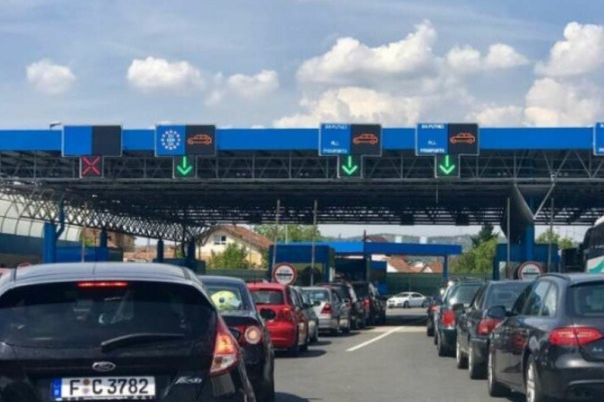 BIHAMK: Tokom dana se očekuje pojačana frekvencija vozila, izdat apel vozačima