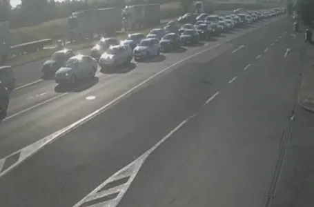 Na graničnom prijelazu Izačić duga kolona vozila, ostali putevi u BiH prohodni