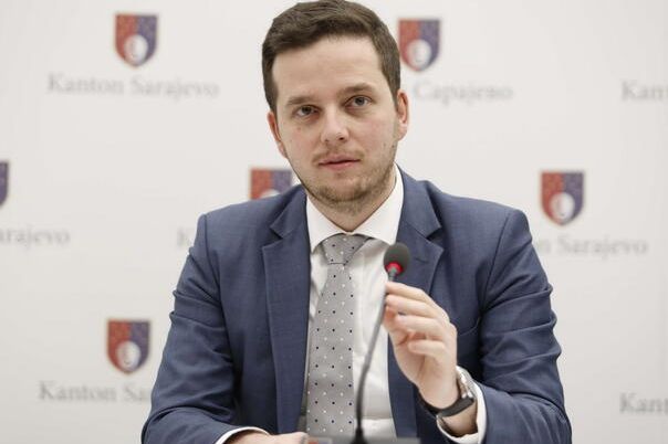 Ujedinjeno Kraljevstvo nudi pomoć Crnoj Gori u gašenju šumskih požara