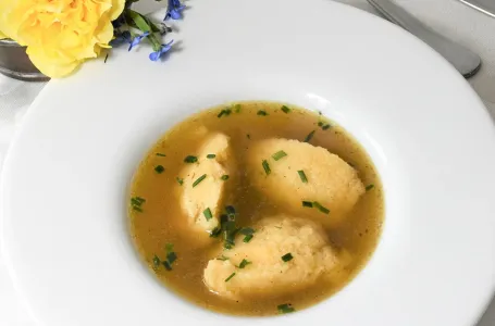 Griz knedle koje se ne raspadaju: tajna je u prstohvatu praška za pecivo