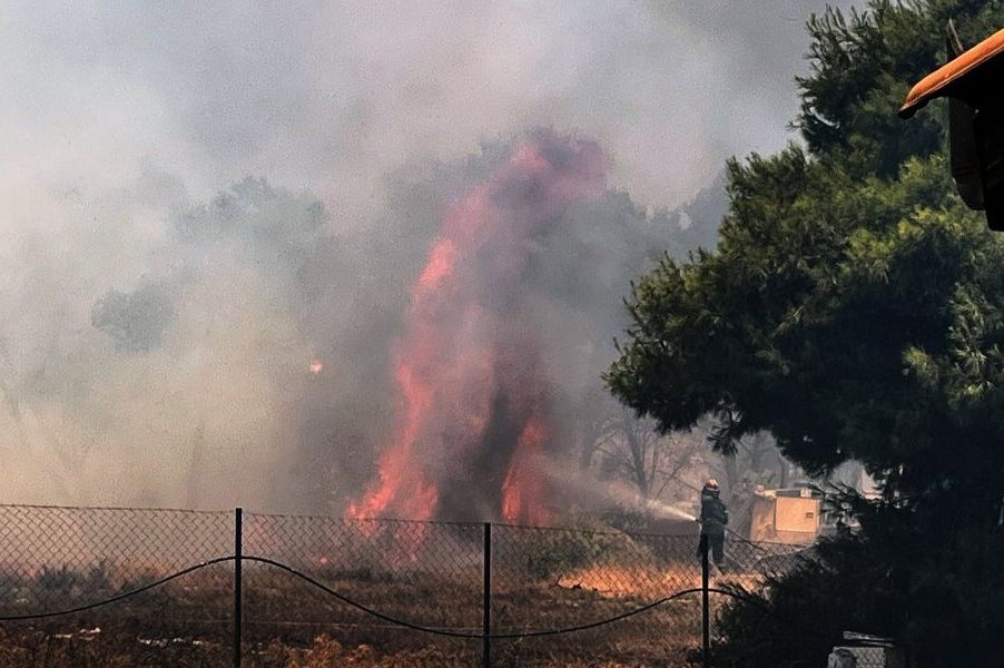 Požar hara jednim od omiljenih ljetovališta na Balkanu: NAREĐENA EVAKUACIJA SVIH HOTELA