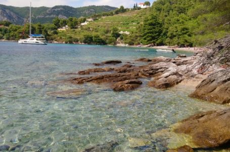 Uznemirujući prizori u Dalmaciji: Pogledajte što je neko bacio u plićak