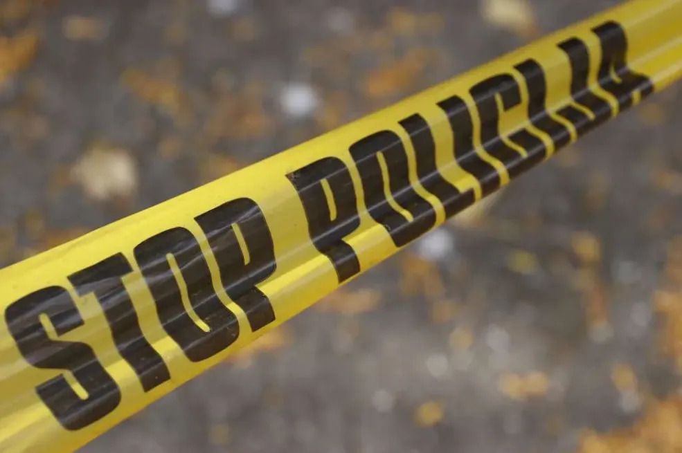 NESREĆA NA DOBRINJI: Golf se zakucao u banderu, povrijeđena jedna osoba