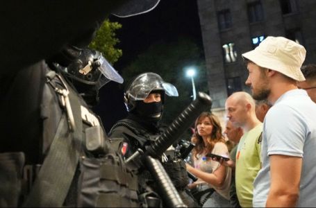 Dačić: Nakon sinoćnjih nemira uhapšeno 37 osoba, povrijeđeno desetine