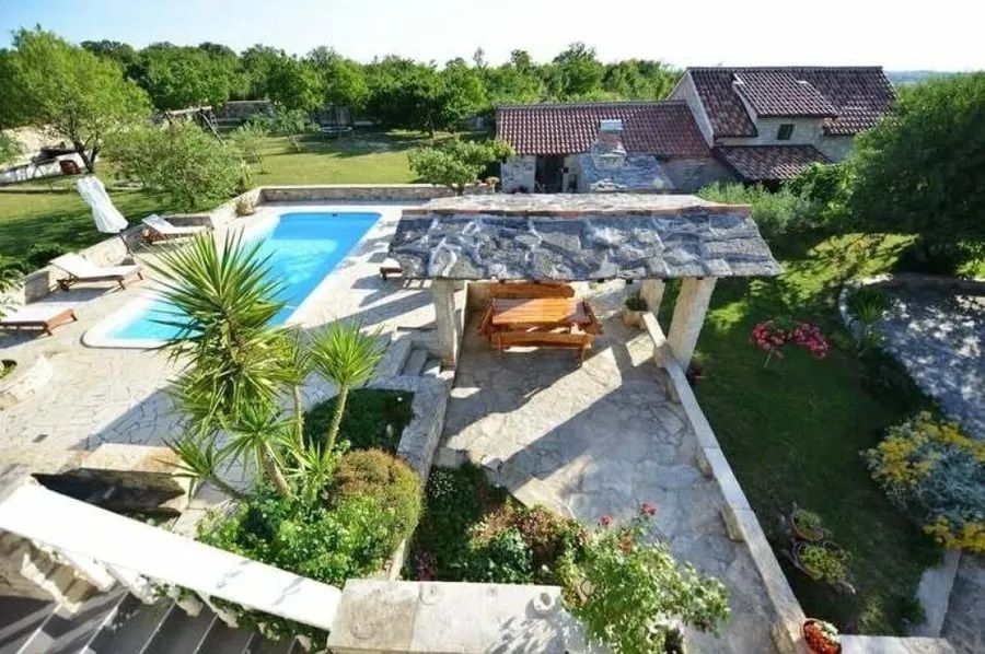 Vlasnici vile u Dalmaciji nude skroz besplatan odmor: OVO SU USLOVI