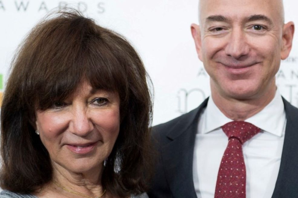 Umrla majka Jeffa Bezosa